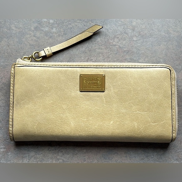 Coach Poppy Continental Wallet - Picture 16 of 16